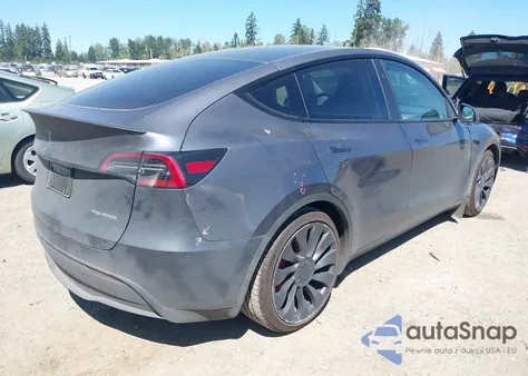 2023 Tesla Model Y Performance Dual Motor All-Wheel Drive z USA, uszkodzony, nr VIN 7SAYGDEF3PF913658